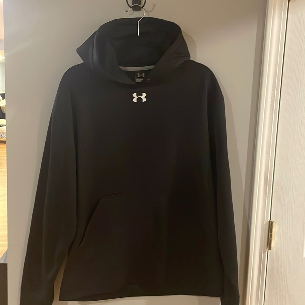 Under Armour Black Sweatshirt Size Medium